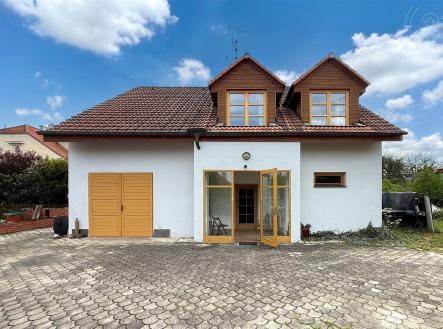 . | Prodej - dům/vila, 233 m²