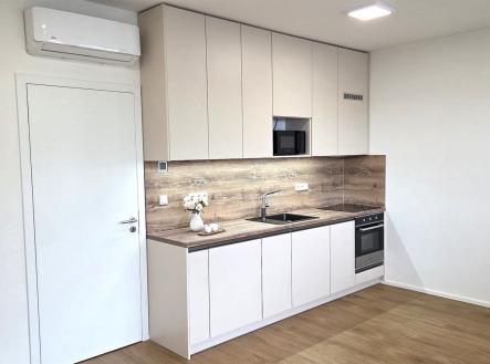 . | Pronájem bytu, 1+kk, 34 m²