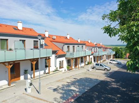 . | Pronájem bytu, 3+kk, 68 m²