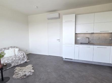 . | Pronájem bytu, 1+kk, 35 m²