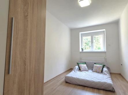 . | Pronájem bytu, 2+1, 42 m²