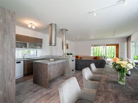 . | Prodej - dům/vila, 221 m²