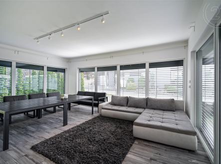 . | Prodej - dům/vila, 221 m²