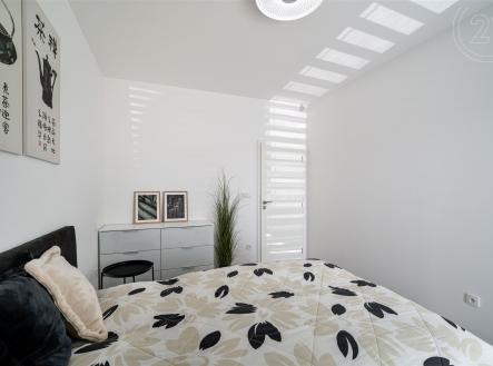 . | Prodej - dům/vila, 221 m²