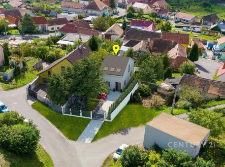 . | Prodej - pozemek pro bydlení, 393 m²