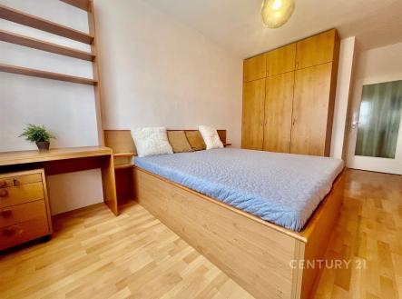 . | Pronájem bytu, 3+kk, 93 m²