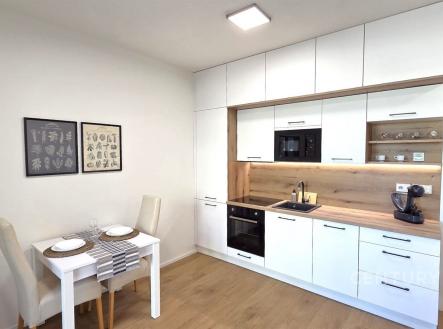 . | Pronájem bytu, 1+kk, 34 m²