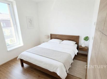 . | Pronájem bytu, 2+kk, 33 m²