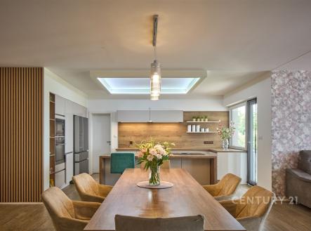 . | Prodej - dům/vila, 234 m²