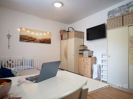 . | Pronájem bytu, 1+kk, 27 m²
