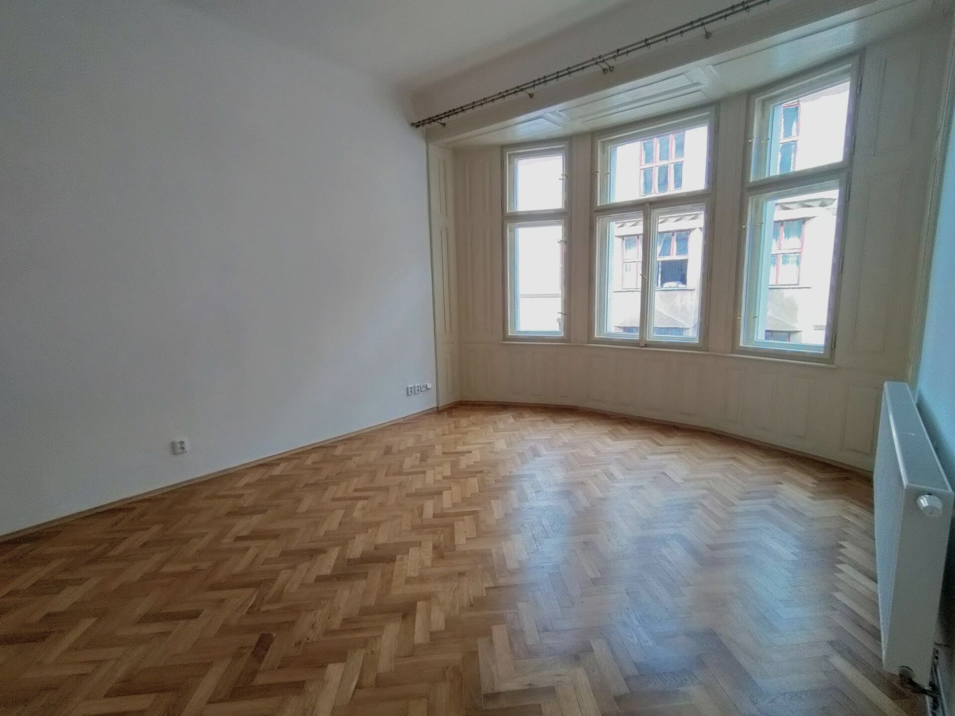 3+1+balkon, 120m2, Praha 1, Josefov