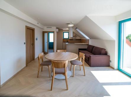 Pronájem bytu, 3+kk, 64 m²