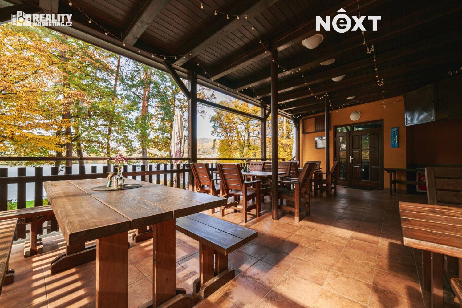 Prodej komerční Apartmány, 304㎡