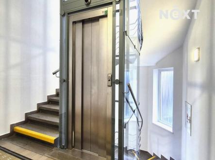 Pronájem - kanceláře, 74 m²