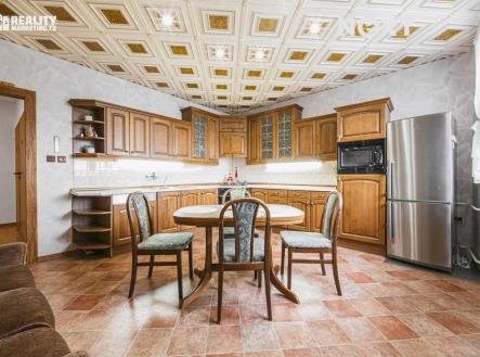 Prodej - dům/vila, 300 m²