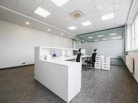 Prodej - komerční objekt, administrativní budova, 2 287 m²
