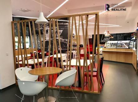 Pronájem - kanceláře, 550 m²