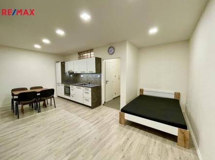 img-3239.jpeg | Pronájem bytu, 1+kk, 36 m²