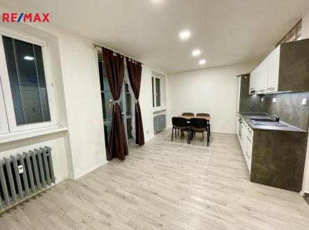 img-3240.jpeg | Pronájem bytu, 1+kk, 36 m²