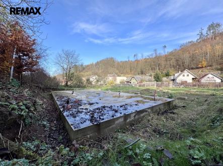 Základová deska | Prodej - pozemek pro bydlení, 1 071 m²