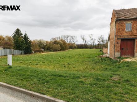 karel-pozemek-2026-04-04-07.jpg | Prodej - pozemek pro bydlení, 1 211 m²