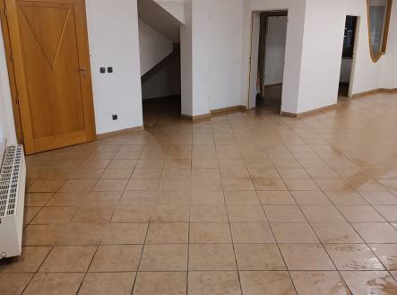 PHOTO-2024-08-31-20-21-50-1 | Pronájem - obchodní prostor, 90 m²