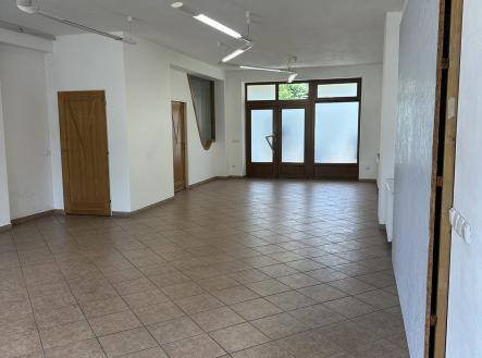 Pronájem - obchodní prostor, 90 m²