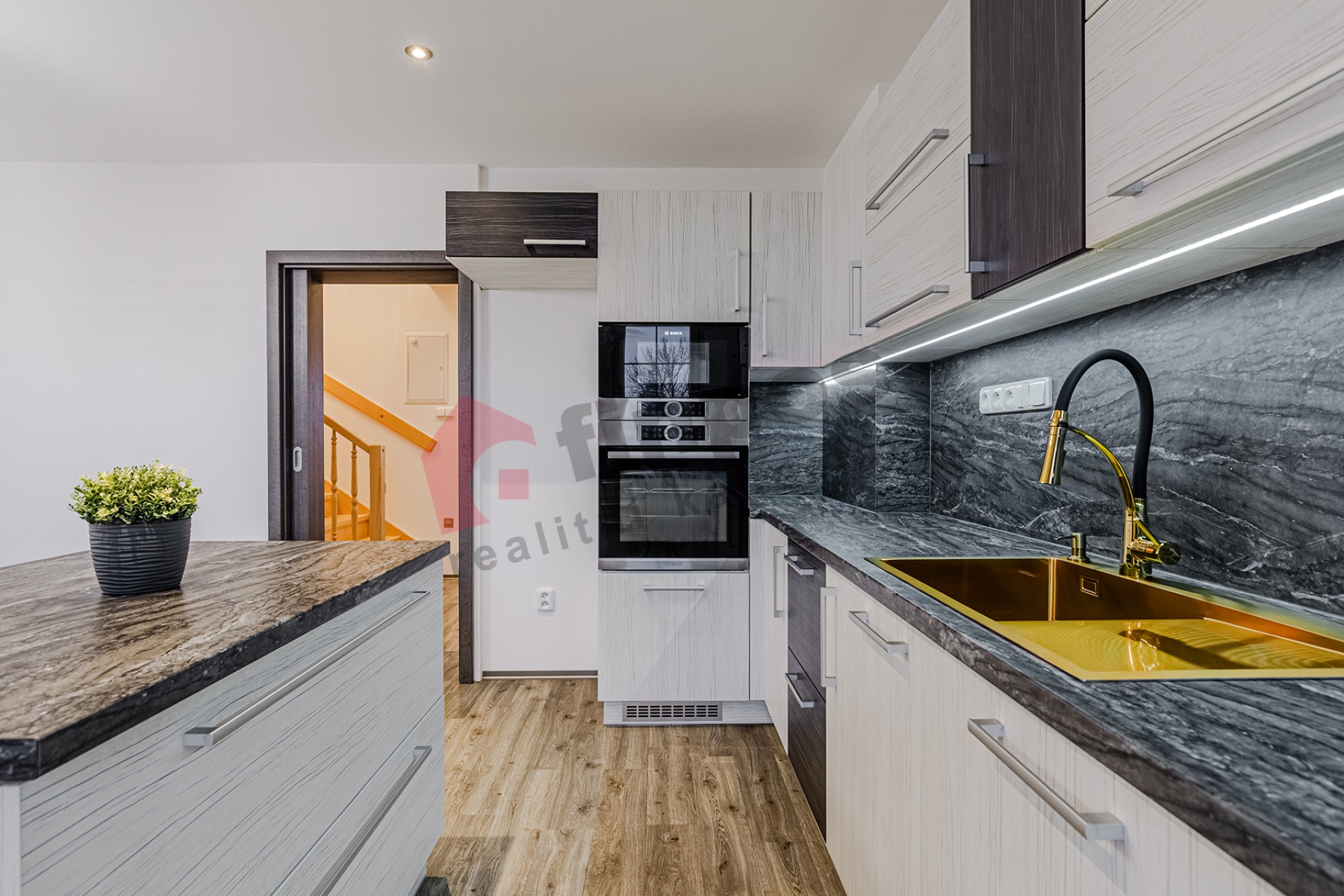 Prodej RD 4+1/4 Lodžie + garaž 149m2, pozemek 408m2, Býkev u Mělníka