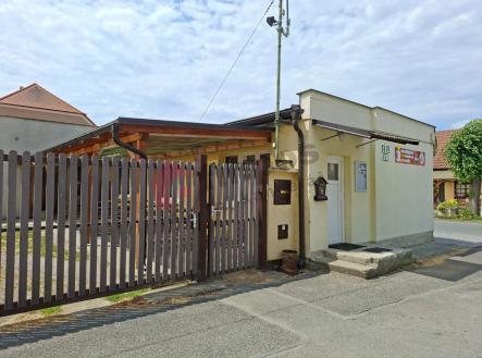 Pronájem - komerční objekt, nákupní středisko, 94 m²