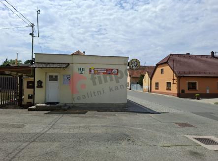 Pronájem - komerční objekt, nákupní středisko, 94 m²