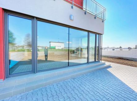 terasa s patio a balkón | Prodej bytu, 3+kk, 76 m²