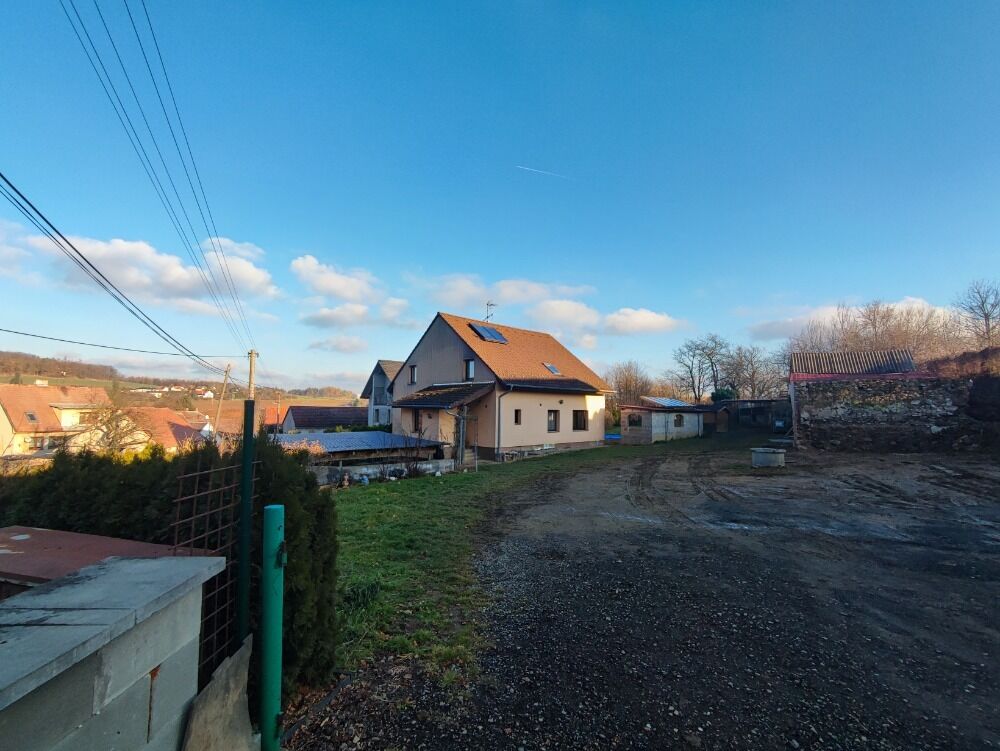 Prodej stavebního pozemku 1033 m²