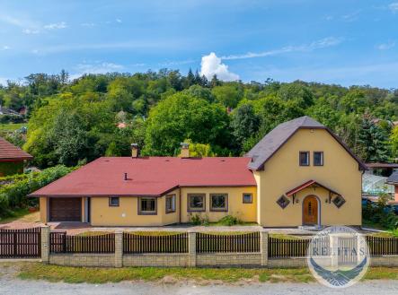 fotografie nemovitosti č. 1 | Prodej - dům/vila, 207 m²