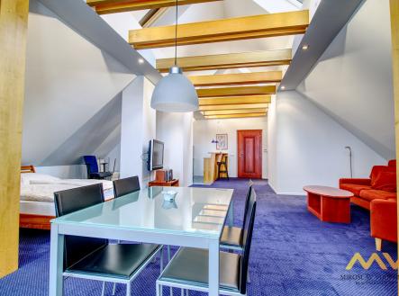 Pronájem bytu, 1+kk, 98 m²