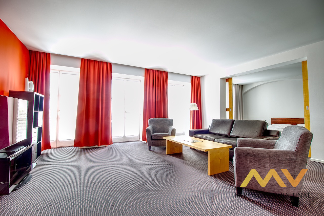 Pronájem nadstandardního bytu 2+kk, 98 m² s balkonem, Hradec Králové - centrum.