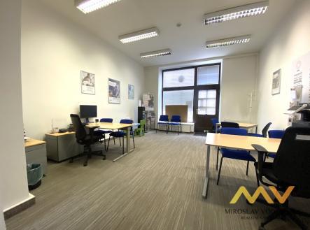 Pronájem - obchodní prostor, 47 m²