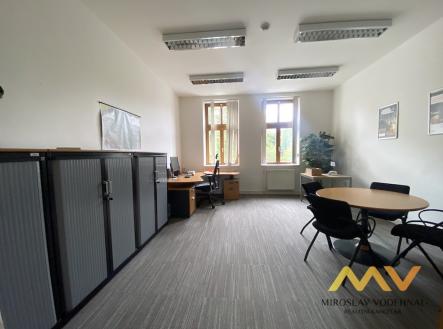Pronájem - kanceláře, 131 m²