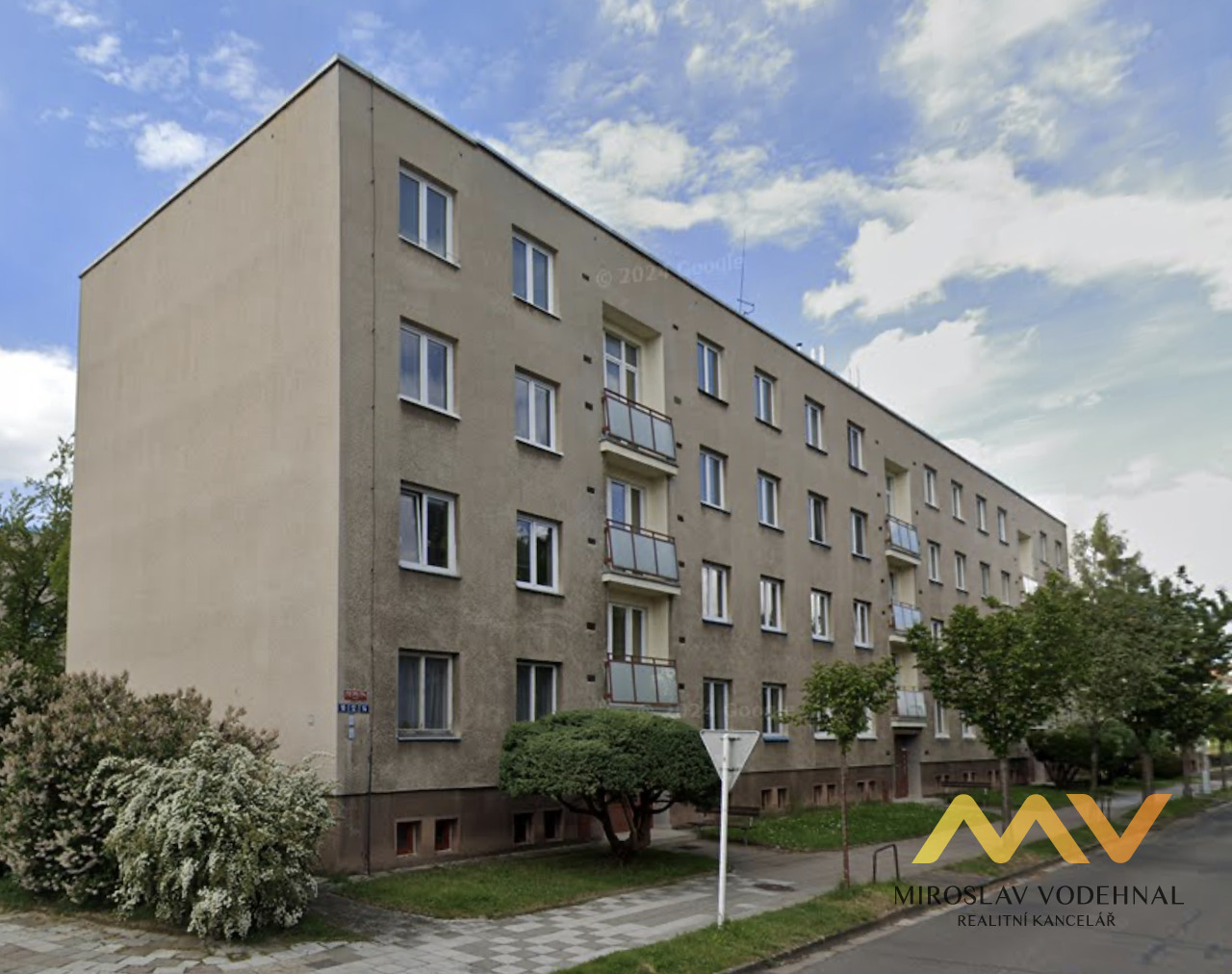 Prodej bytu 3+1 s balkónem, 67 m², Hradec Králové – ul. Moravská.