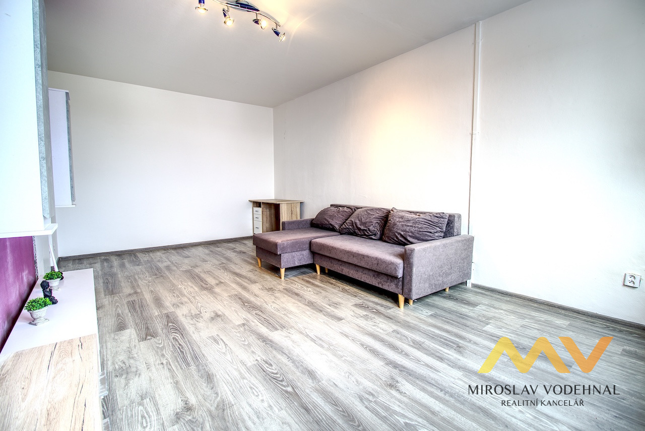 Pronájem rekonstruovaného bytu 1+1, 41 m2, Hradec Králové – třída Edvarda Beneše.