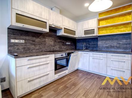 Pronájem bytu, 3+kk, 72 m²