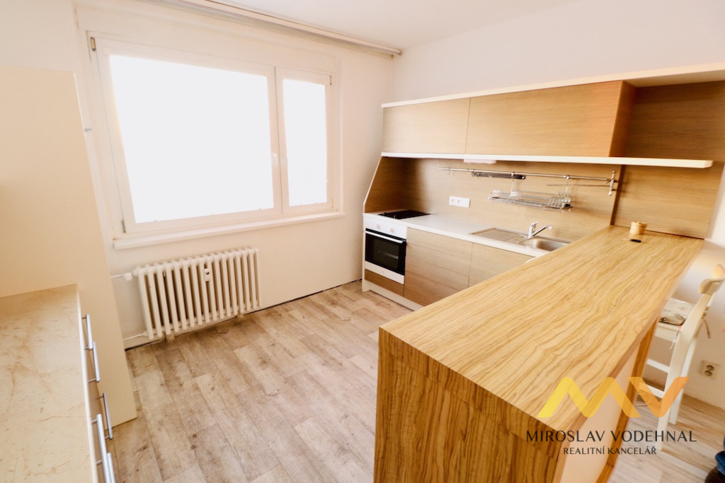 Pronájem bytu 2+kk, 41 m2, Hradec Králové - třída Edvarda Beneše. 