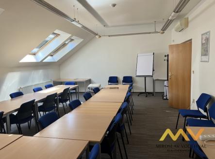 Pronájem - kanceláře, 128 m²