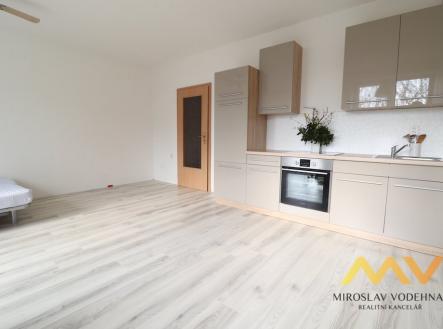 Pronájem bytu, 1+kk, 33 m²