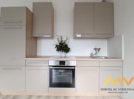 Pronájem bytu, 1+kk, 33 m²