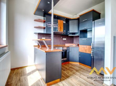 Pronájem bytu, 1+kk, 32 m²