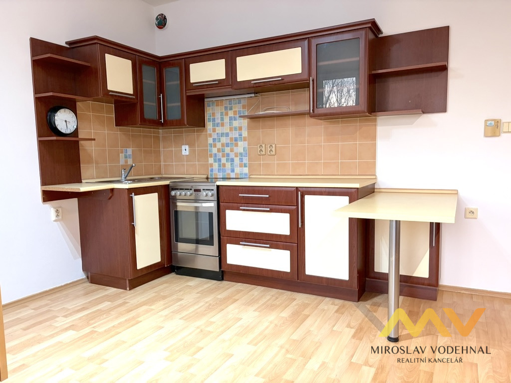 Pronájem útulného bytu 1+kk, 31 m2, Hradec Králové – ul. Ve Stromovce.