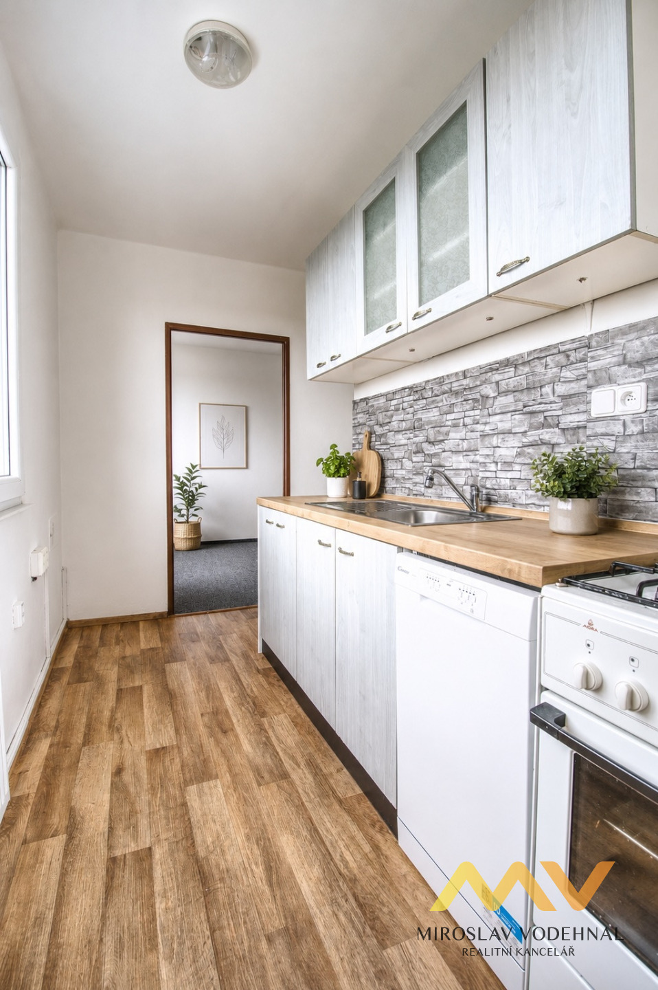 Pronájem slunného bytu 3+1 s lodžií, 64 m², Hradec Králové – ul. Polní.