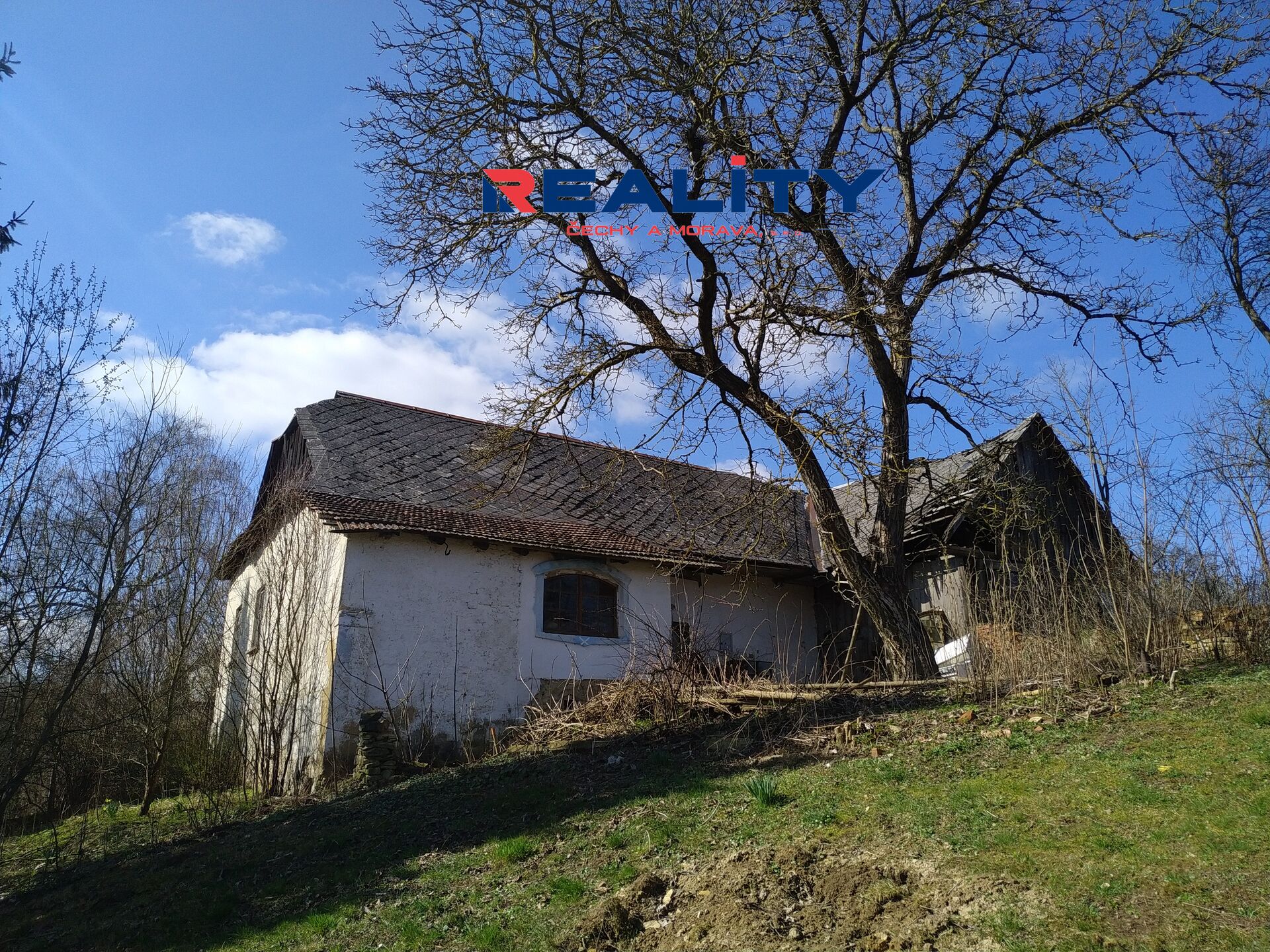Prodej rodinného domu k rekonstrukci v obci Mikuleč