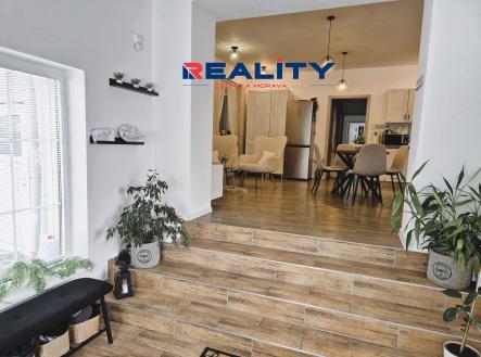 Prodej - dům/vila, 318 m² obrázek