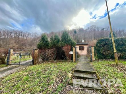 Příchod k domu brankou | Prodej - dům/vila, 270 m²